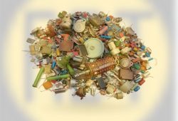 100. Радиодетали, не вошедшие в прайс, срезка с плат.