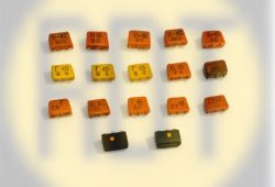 103. Транзисторы КТ315 пласт. корпус разные годы.