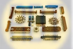 124. Разъёмы, переключатели посеребрённые в сборе.