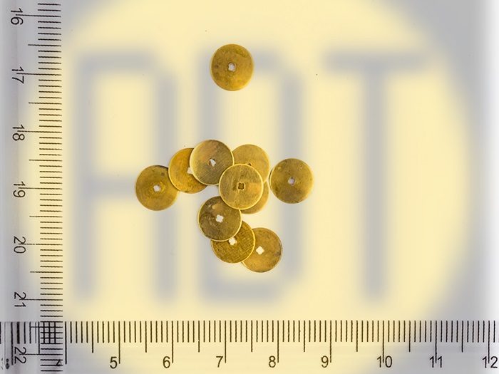 26. Контакты с калькуляторов (d-8 мм)